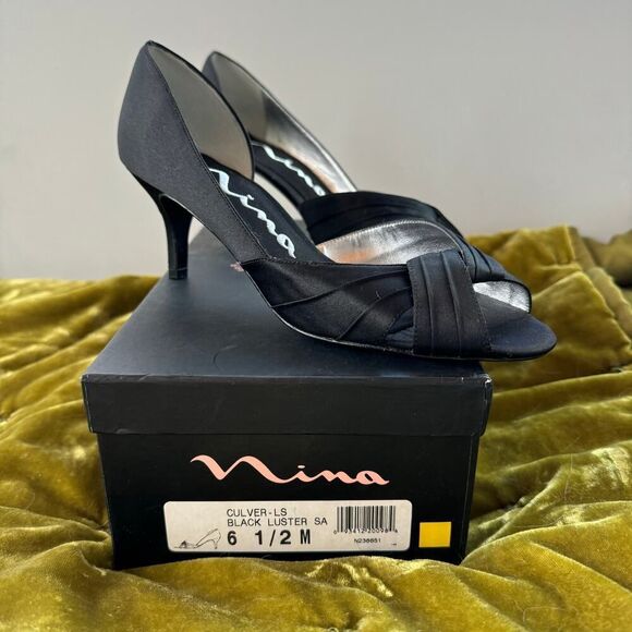 Nia Black Satin Peep Toe Kitten Heels NWT 6.5 - Picture 1 of 8